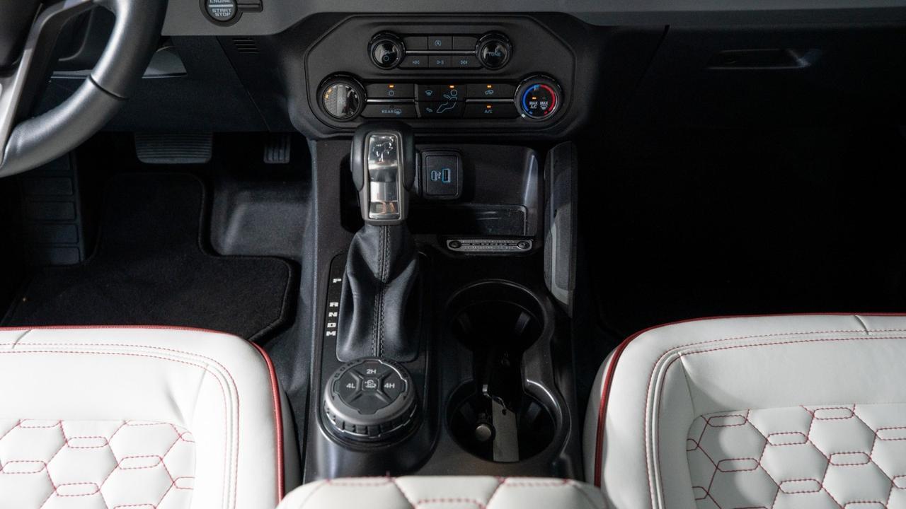 2024 Ford Bronco SO FLO CUSTOMS / Big Bend/ 40 wheels/ Diamond stich leather Franklin TN