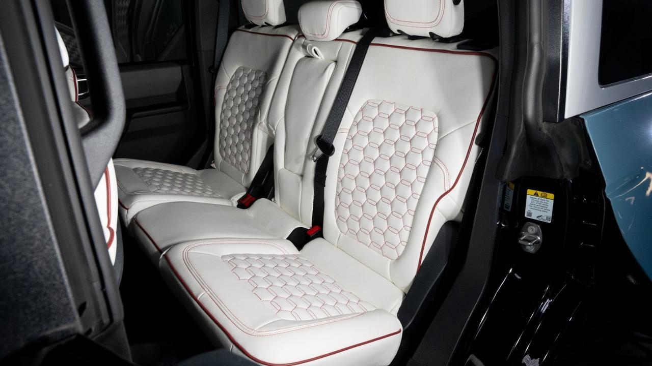 2024 Ford Bronco SO FLO CUSTOMS / Big Bend/ 40 wheels/ Diamond stich leather Franklin TN