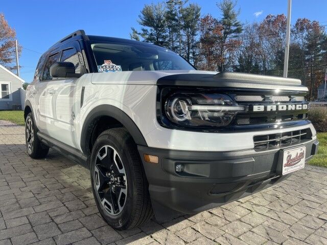 2024 Ford Bronco Sport Outer Banks photo 3