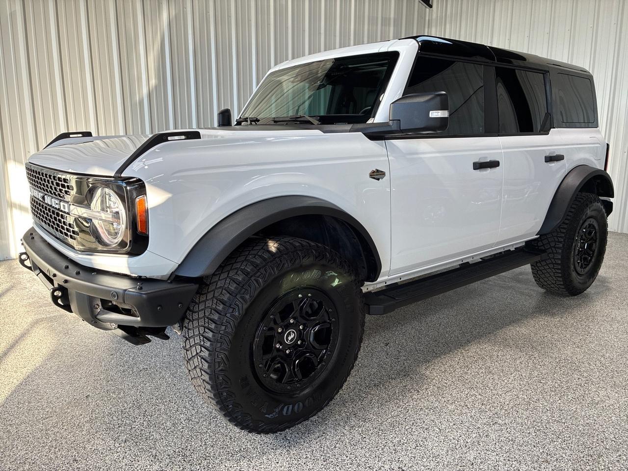 2024 Ford Bronco Wildtrak, High/Luxury Pkg, Black Painted Hard Top, Tube Step