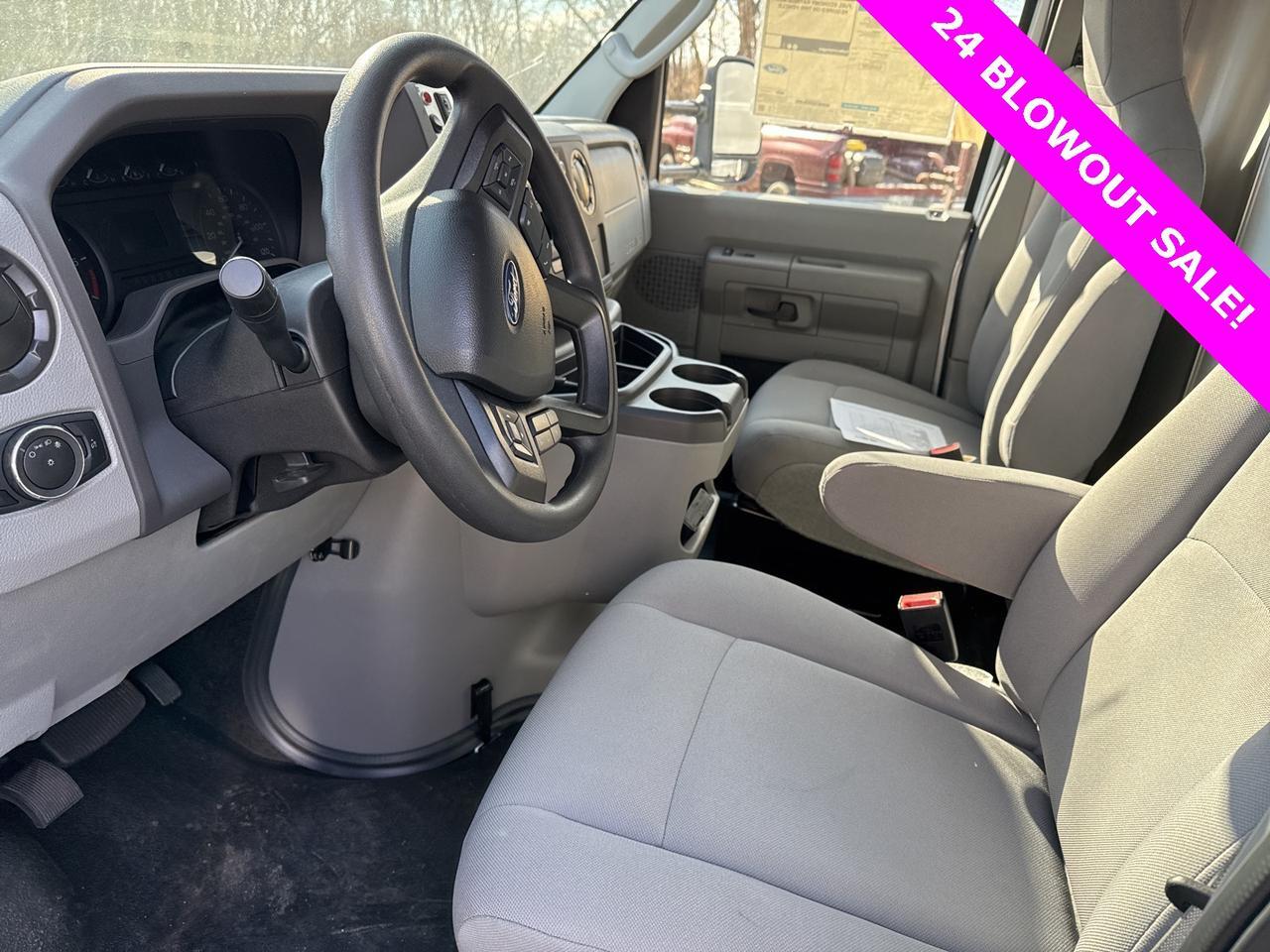 2024 Ford E-450SD Base Warrenton VA