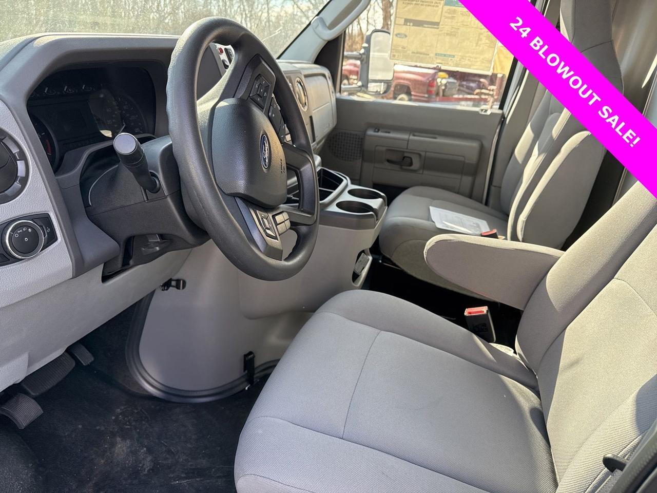 2024 Ford E-450SD Base Warrenton VA