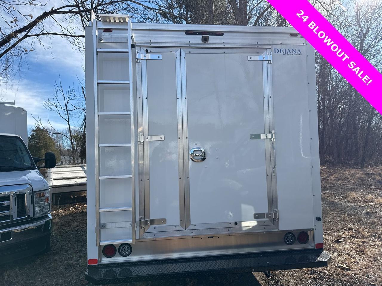 2024 Ford E-450SD Base Warrenton VA