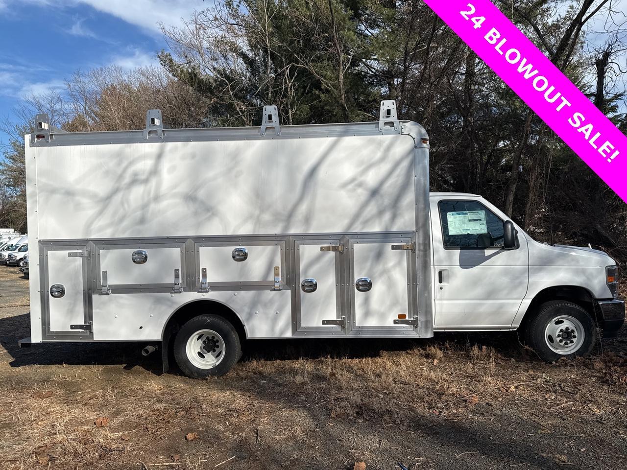 2024 Ford E-450SD Base Warrenton VA