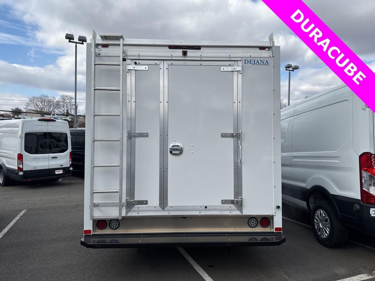 2024 Ford E-450SD Base Warrenton VA