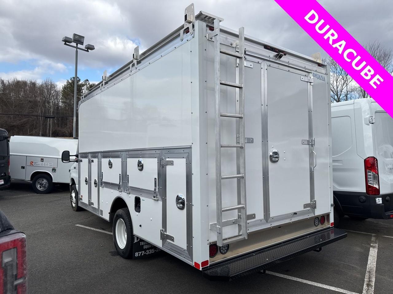 2024 Ford E-450SD Base Warrenton VA