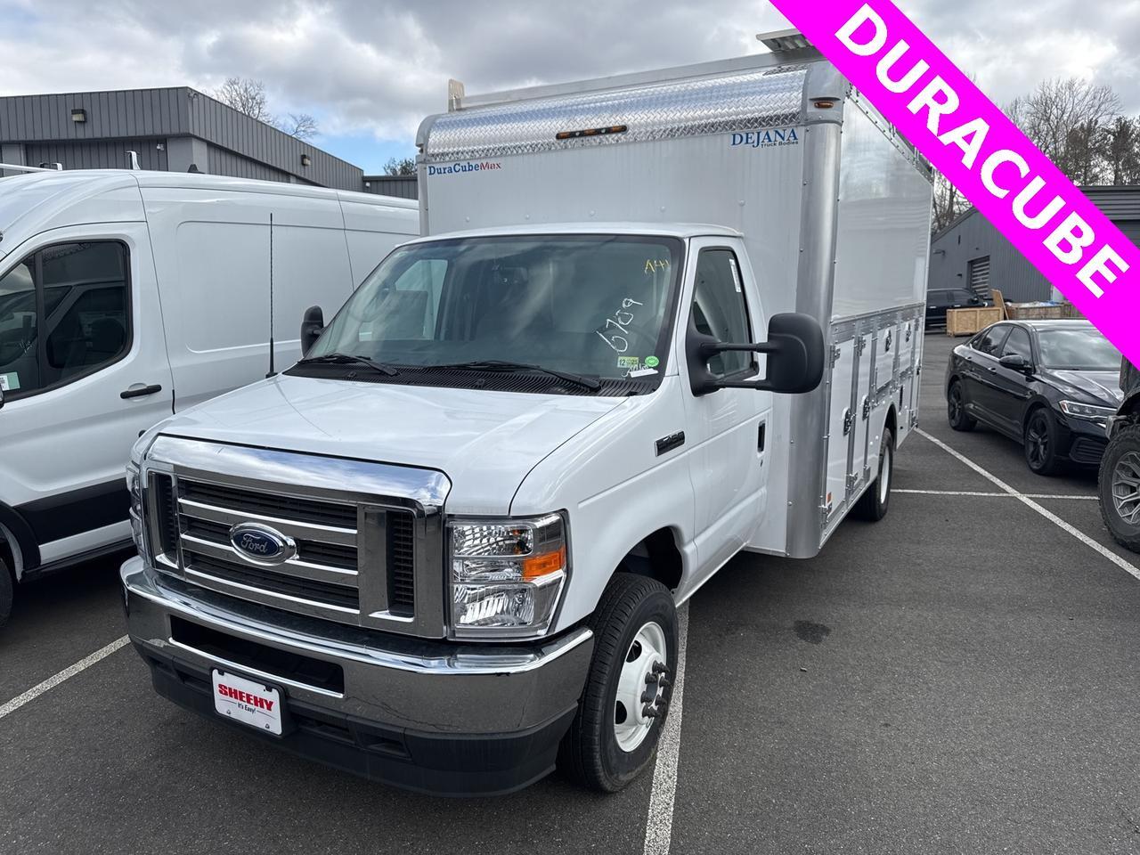 2024 Ford E-450 photo 3