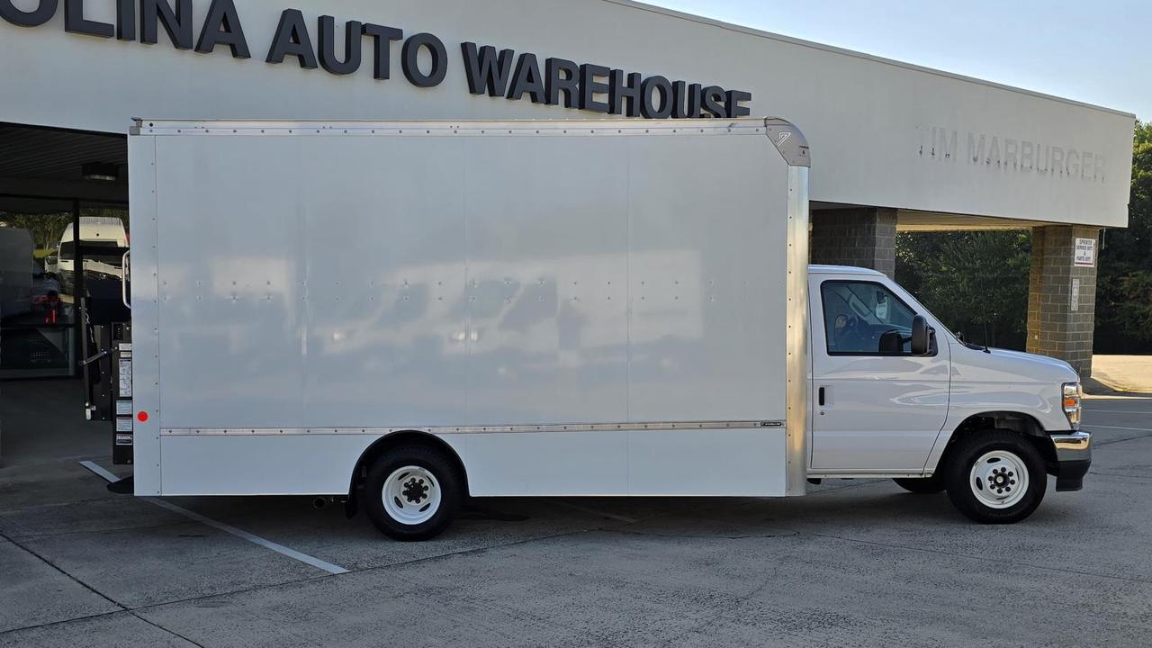 2024 Ford E-Series Cutaway E-350 DRW 16FT Box W/Maxon 1,600lb Liftgate and Roll-Up Door Concord NC
