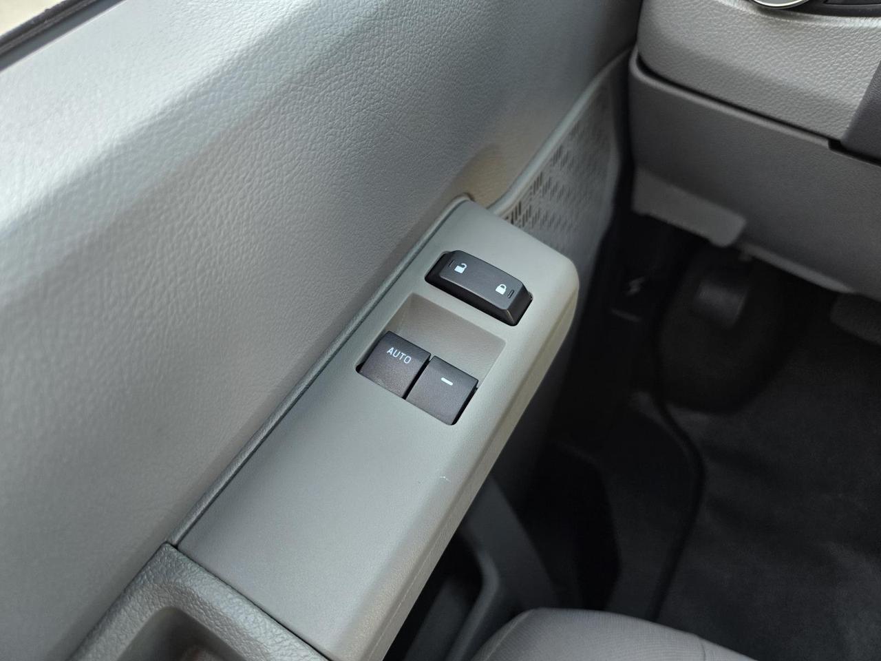 2024 Ford E-Series Cutaway E-350 DRW 16FT Box W/Maxon 1,600lb Liftgate and Roll-Up Door Concord NC