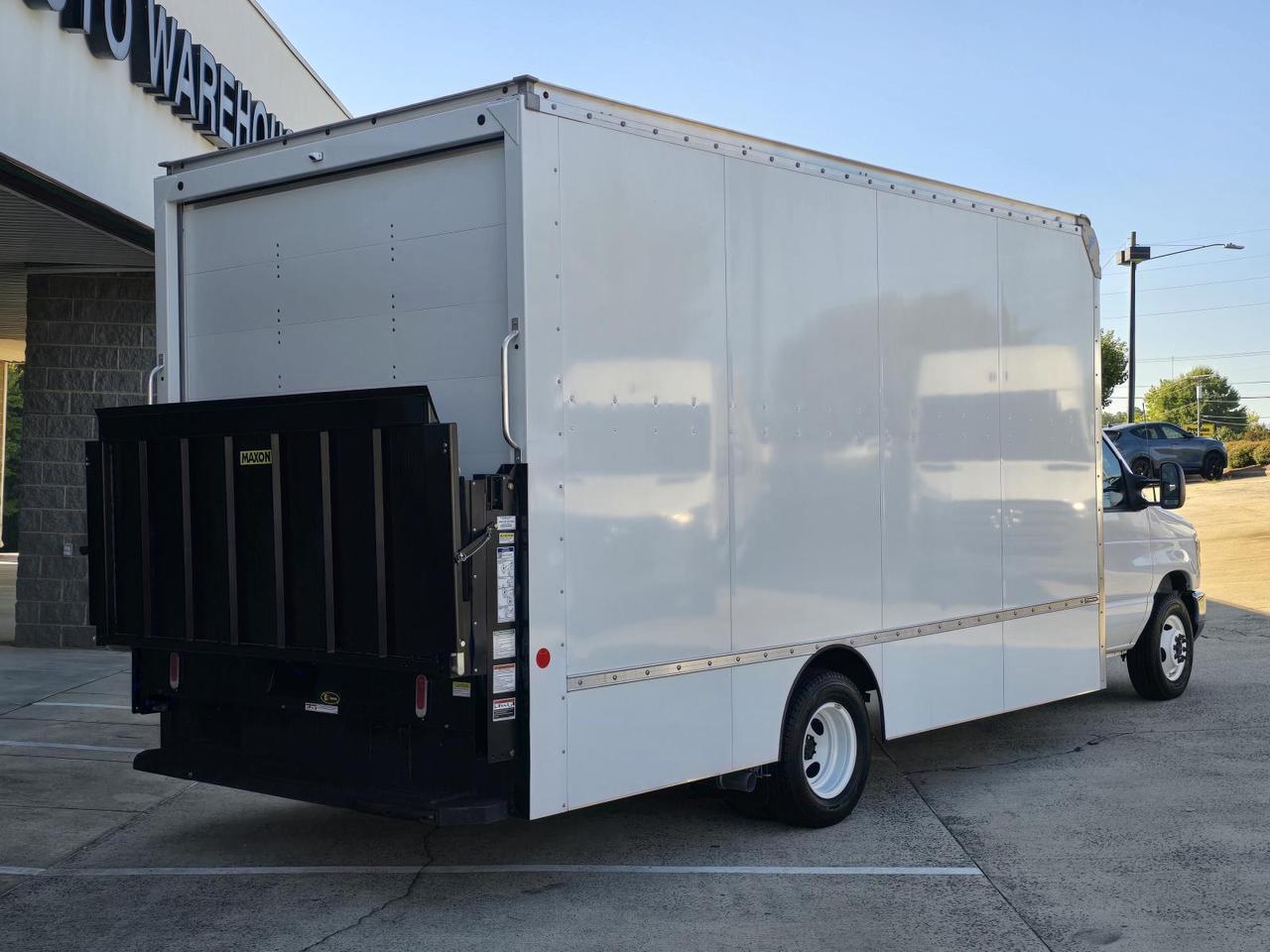 2024 Ford E-Series Cutaway E-350 DRW 16FT Box W/Maxon 1,600lb Liftgate and Roll-Up Door Concord NC