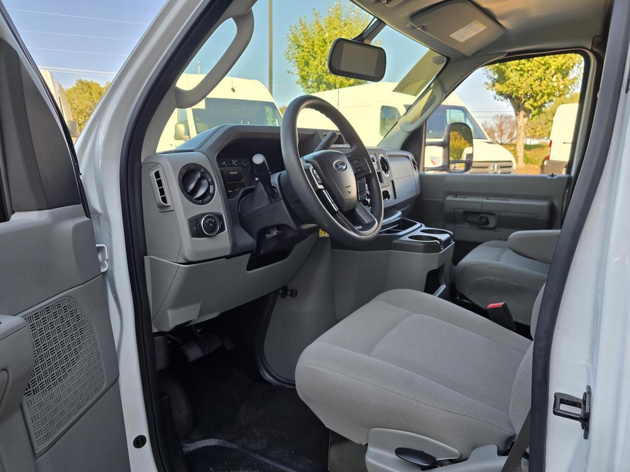 2024 Ford E-Series Cutaway E-350 DRW 16FT Box W/Maxon 1,600lb Liftgate and Roll-Up Door Concord NC