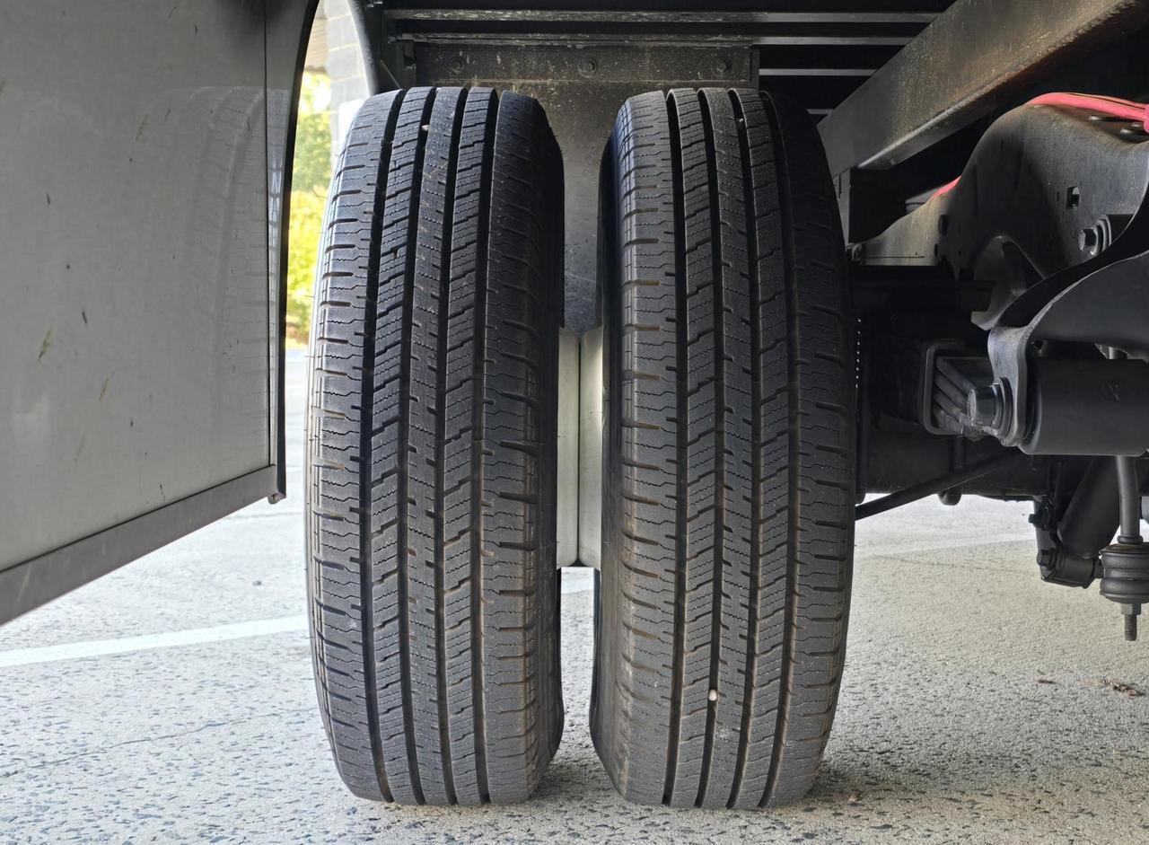 2024 Ford E-Series Cutaway E-350 DRW 16FT Box W/Maxon 1,600lb Liftgate and Roll-Up Door Concord NC