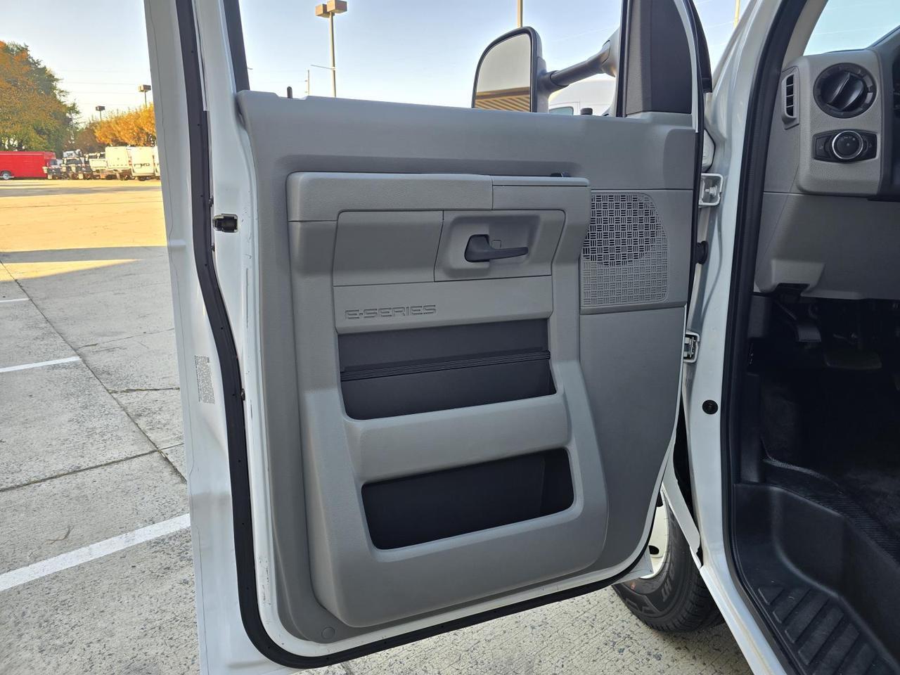 2024 Ford E-Series Cutaway E-350 DRW 16FT Box W/Roll-Up Door and Pull-Out Ramp Concord NC