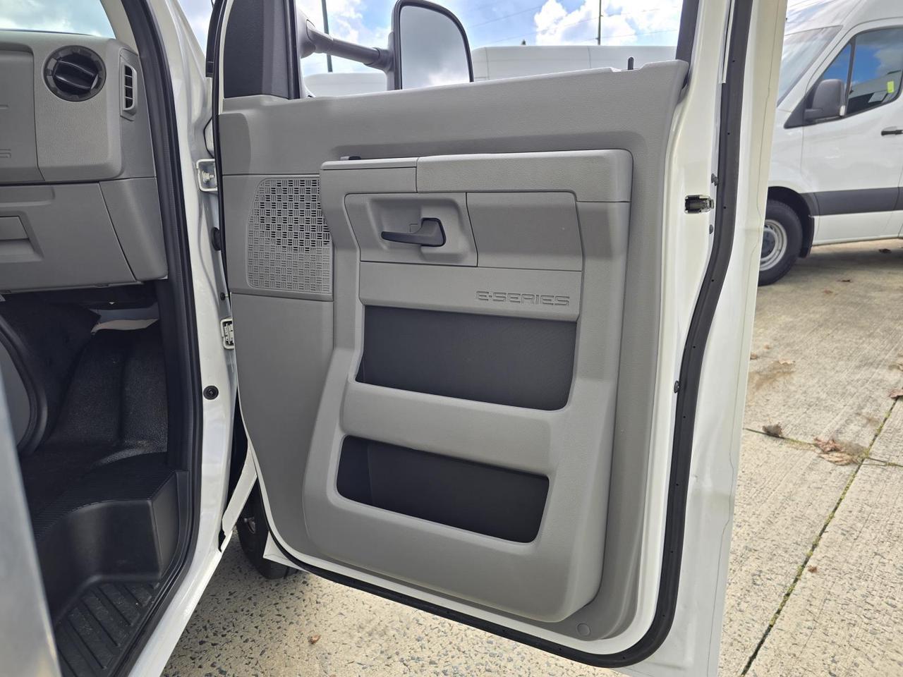 2024 Ford E-Series Cutaway E-350 DRW 16FT Box W/Roll-Up Door and Pull-Out Ramp Concord NC
