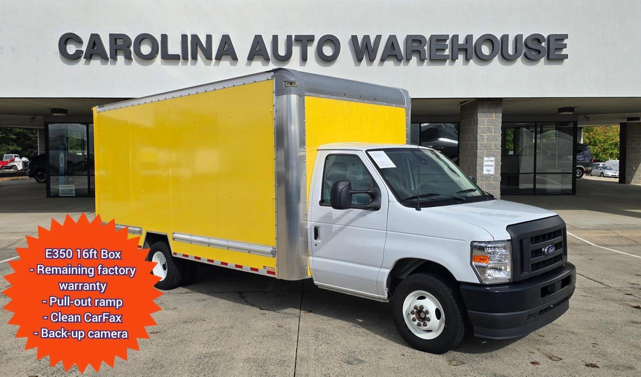 2020 Isuzu NRR photo 2