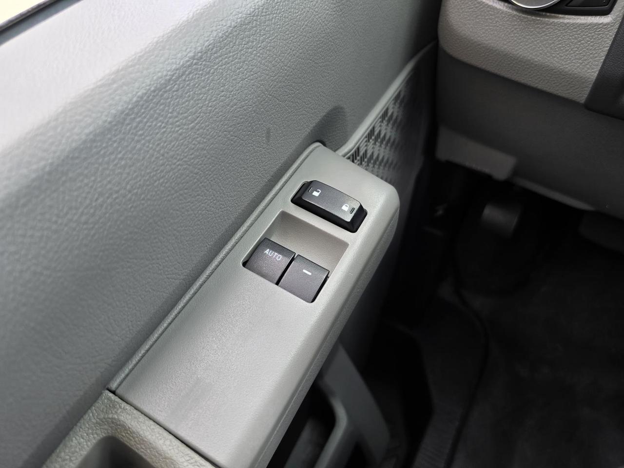 2024 Ford E-Series Cutaway E-350 DRW 16FT Box W/Roll-Up Door and Pull-Out Ramp Concord NC