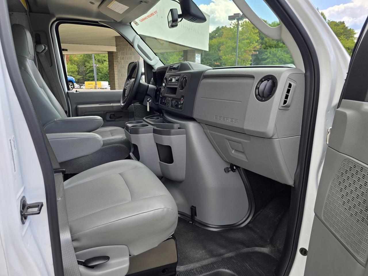 2024 Ford E-Series Cutaway E-350 DRW 16FT Box W/Roll-Up Door and Pull-Out Ramp Concord NC