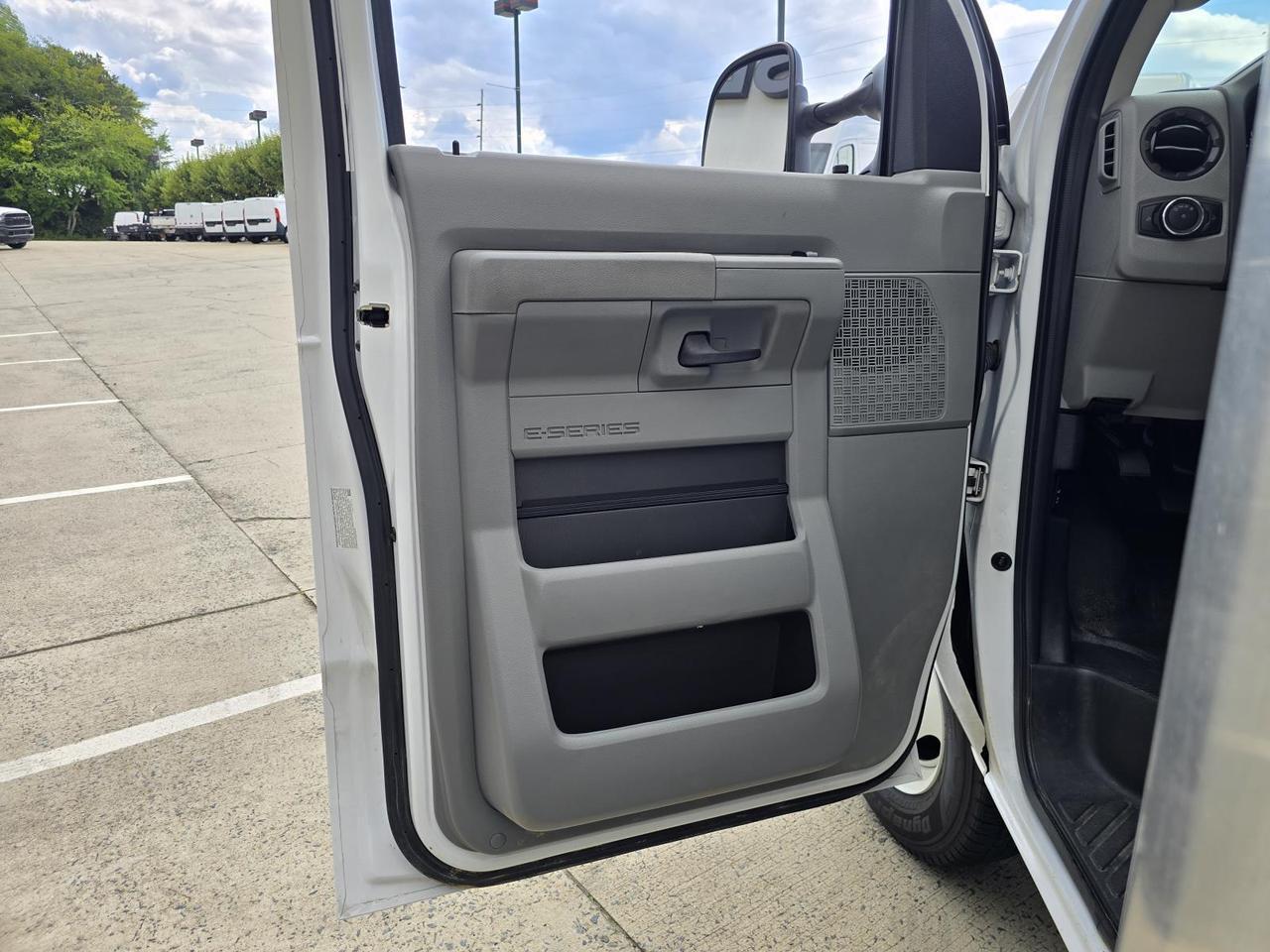 2024 Ford E-Series Cutaway E-350 DRW 16FT Box W/Roll-Up Door and Pull-Out Ramp Concord NC