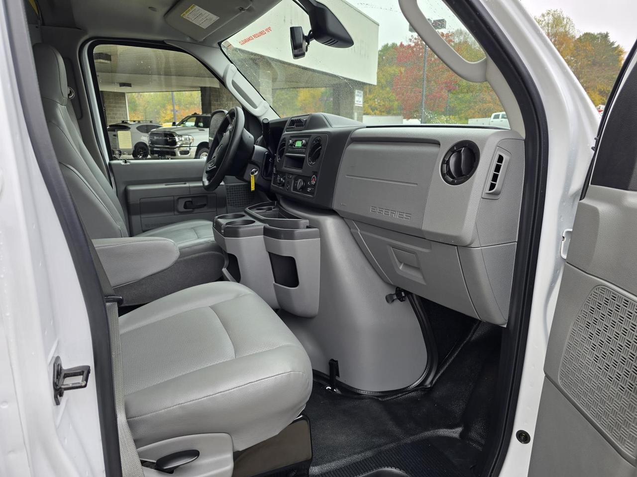 2024 Ford E-Series Cutaway E-350 DRW 16FT Box W/Roll-Up Door and Pull-Out Ramp Concord NC