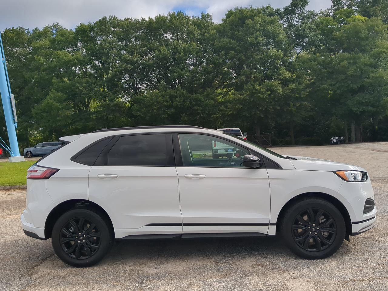 2024 Ford Edge SE