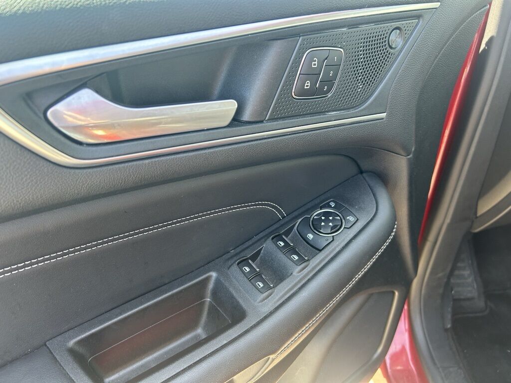 2024 Ford Edge Titanium Crestwood KY