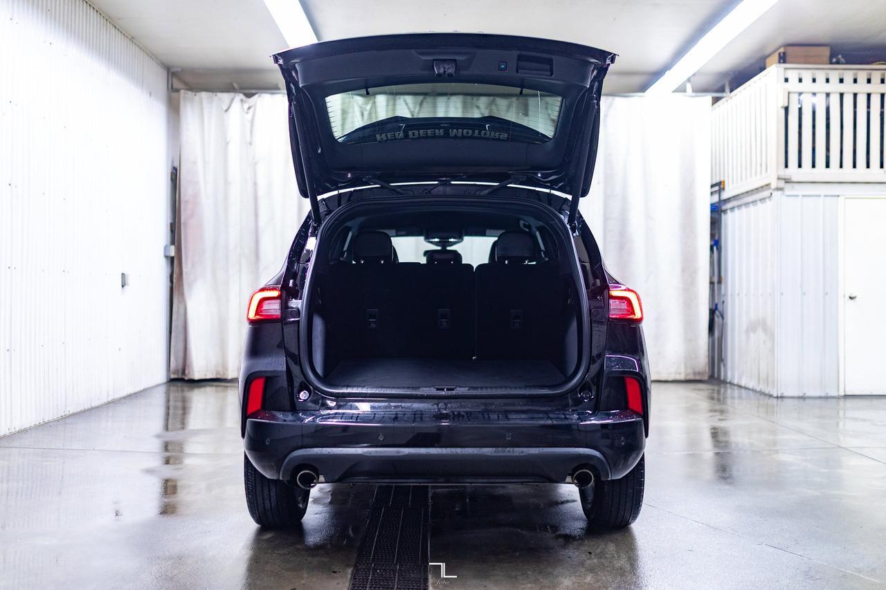 2024 Ford Escape AWD ST Line Leather Nav BCam Red Deer AB