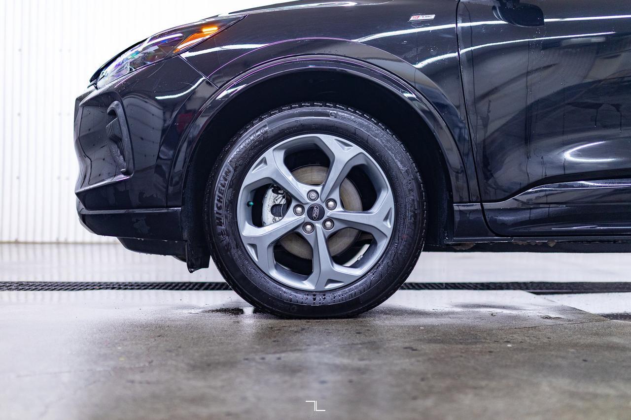 2024 Ford Escape AWD ST Line Leather Nav BCam Red Deer AB