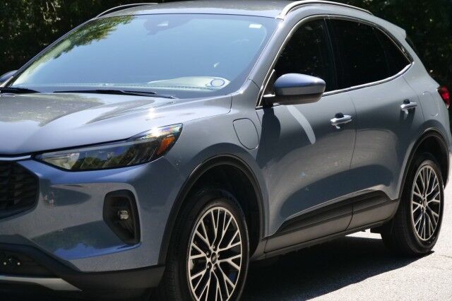 2024 Ford Escape PHEV / Hybrid / Heated Seats / Navigation! High Point NC