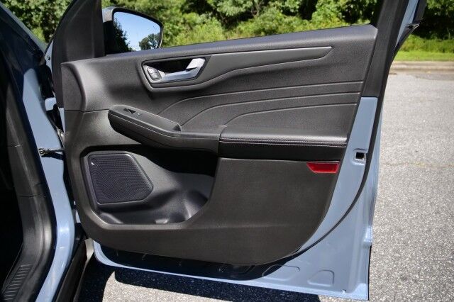 2024 Ford Escape PHEV / Hybrid / Heated Seats / Navigation! High Point NC