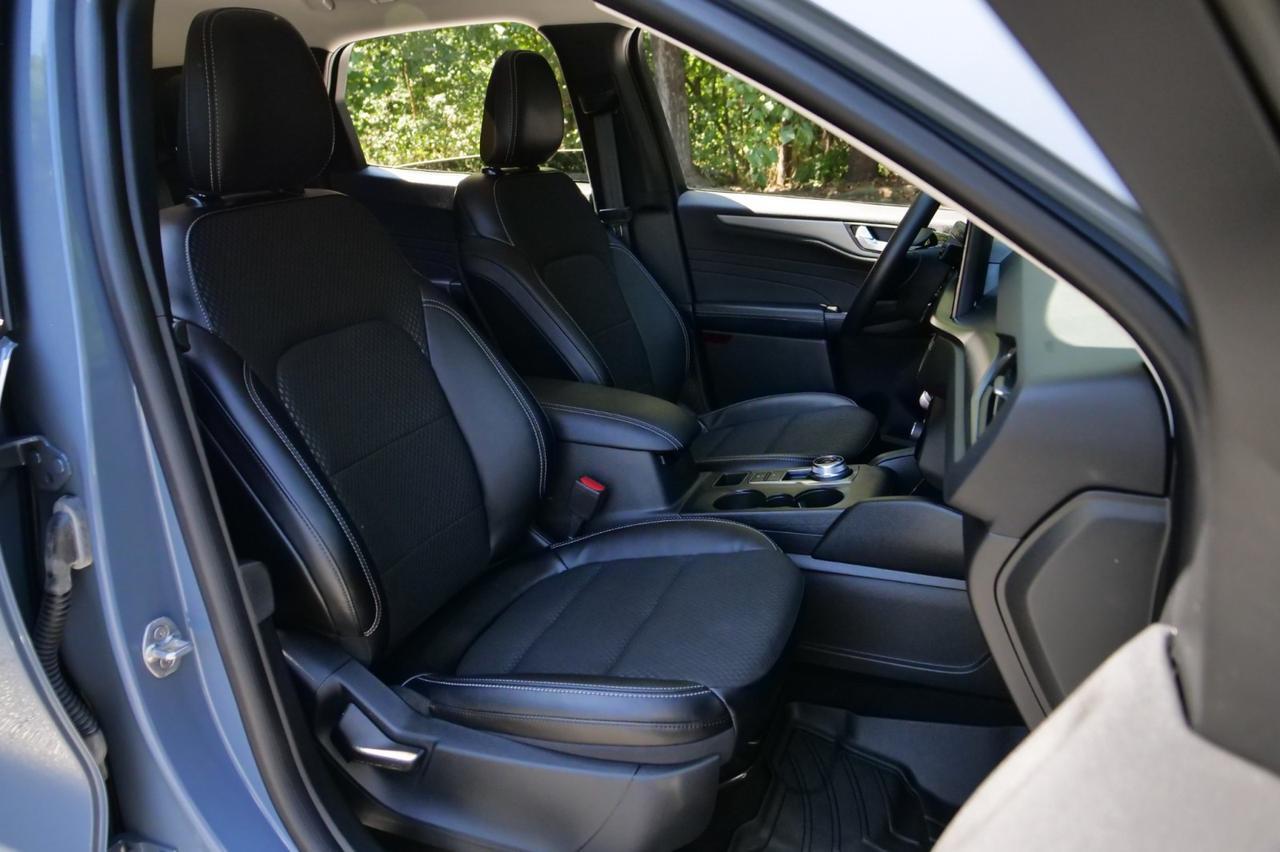 2024 Ford Escape PHEV / Hybrid / Heated Seats / Navigation! Lincolnton NC
