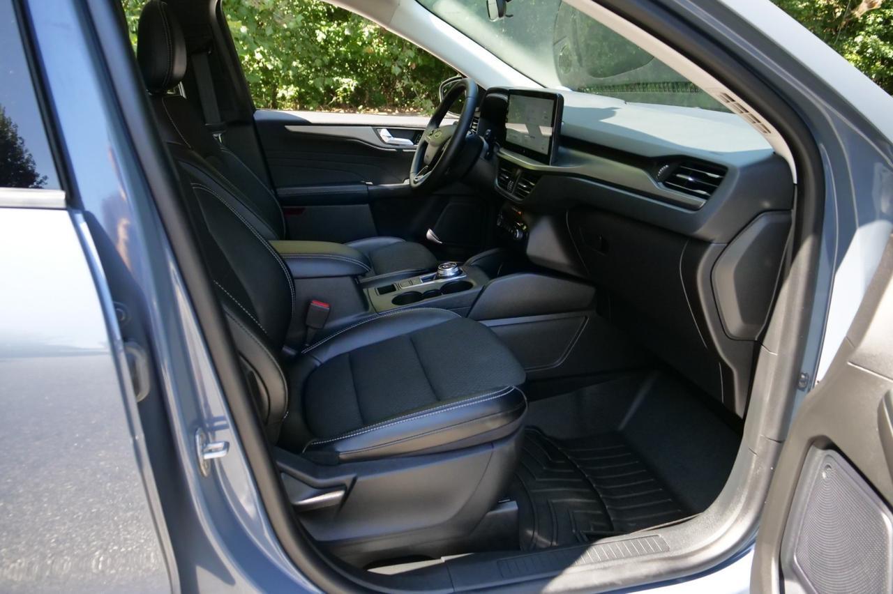 2024 Ford Escape PHEV / Hybrid / Heated Seats / Navigation! Lincolnton NC