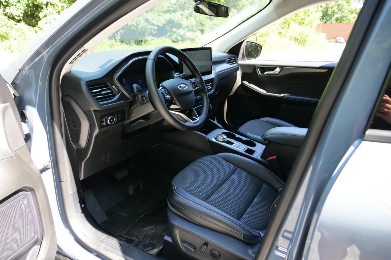 2024 Ford Escape PHEV / Hybrid / Heated Seats / Navigation! Lincolnton NC