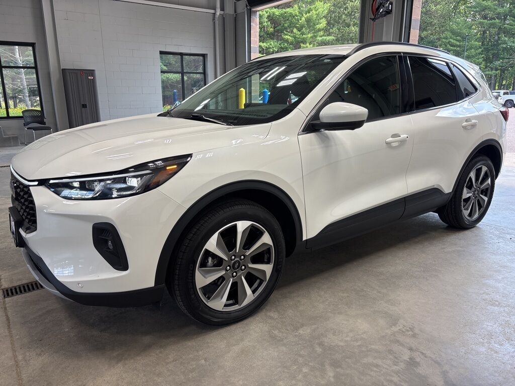 2024 Ford Escape Platinum AWD Minocqua WI