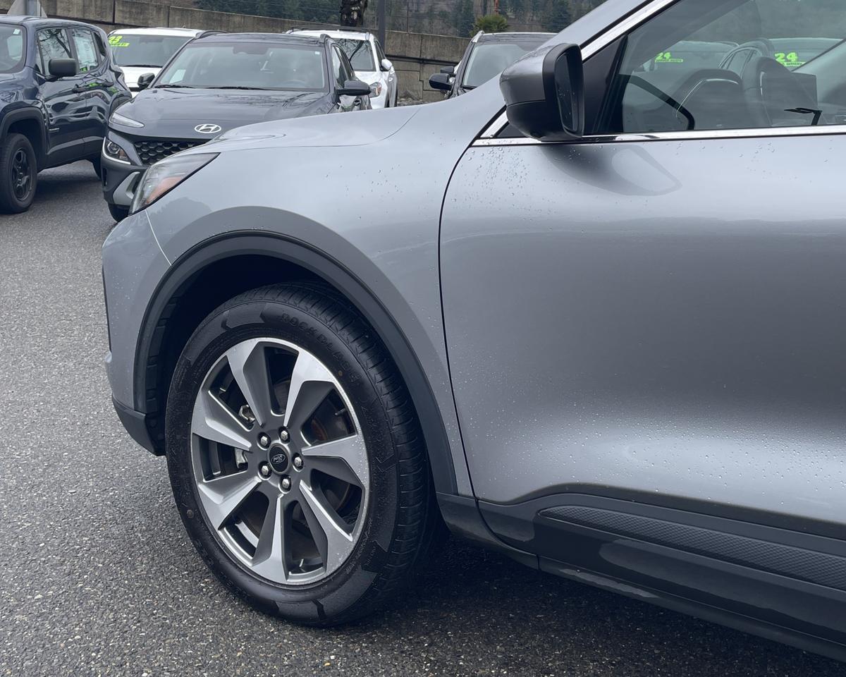 2024 Ford Escape Platinum Sport Utility 4D