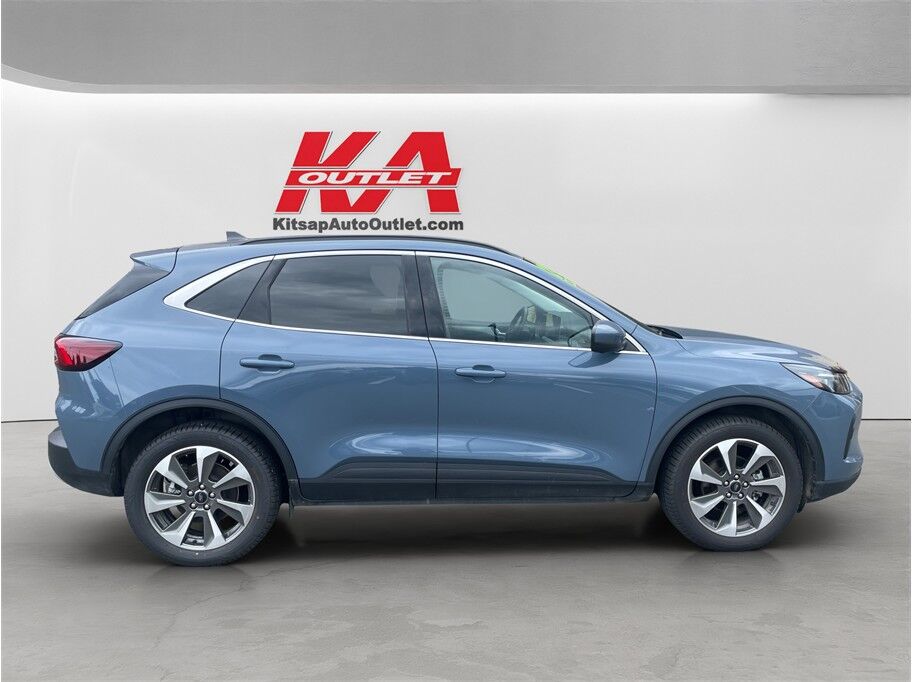 2024 Ford Escape Platinum Sport Utility 4D