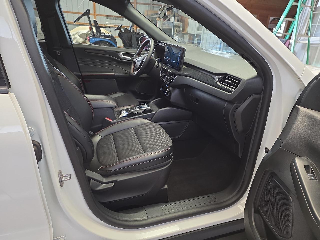 2024 Ford Escape ST-Line Select Sand Lake NY