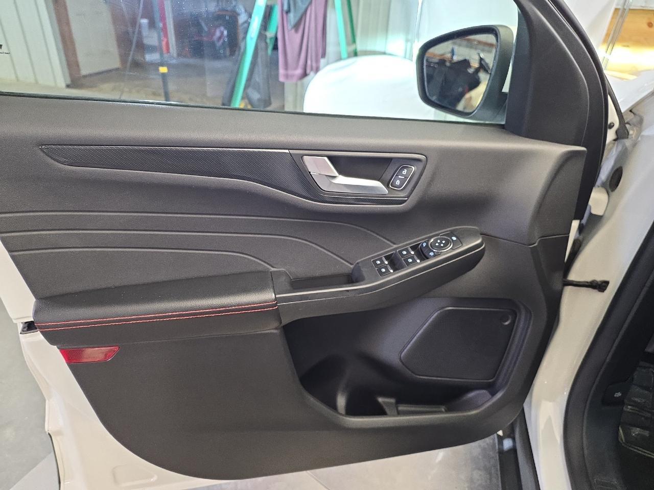 2024 Ford Escape ST-Line Select Sand Lake NY