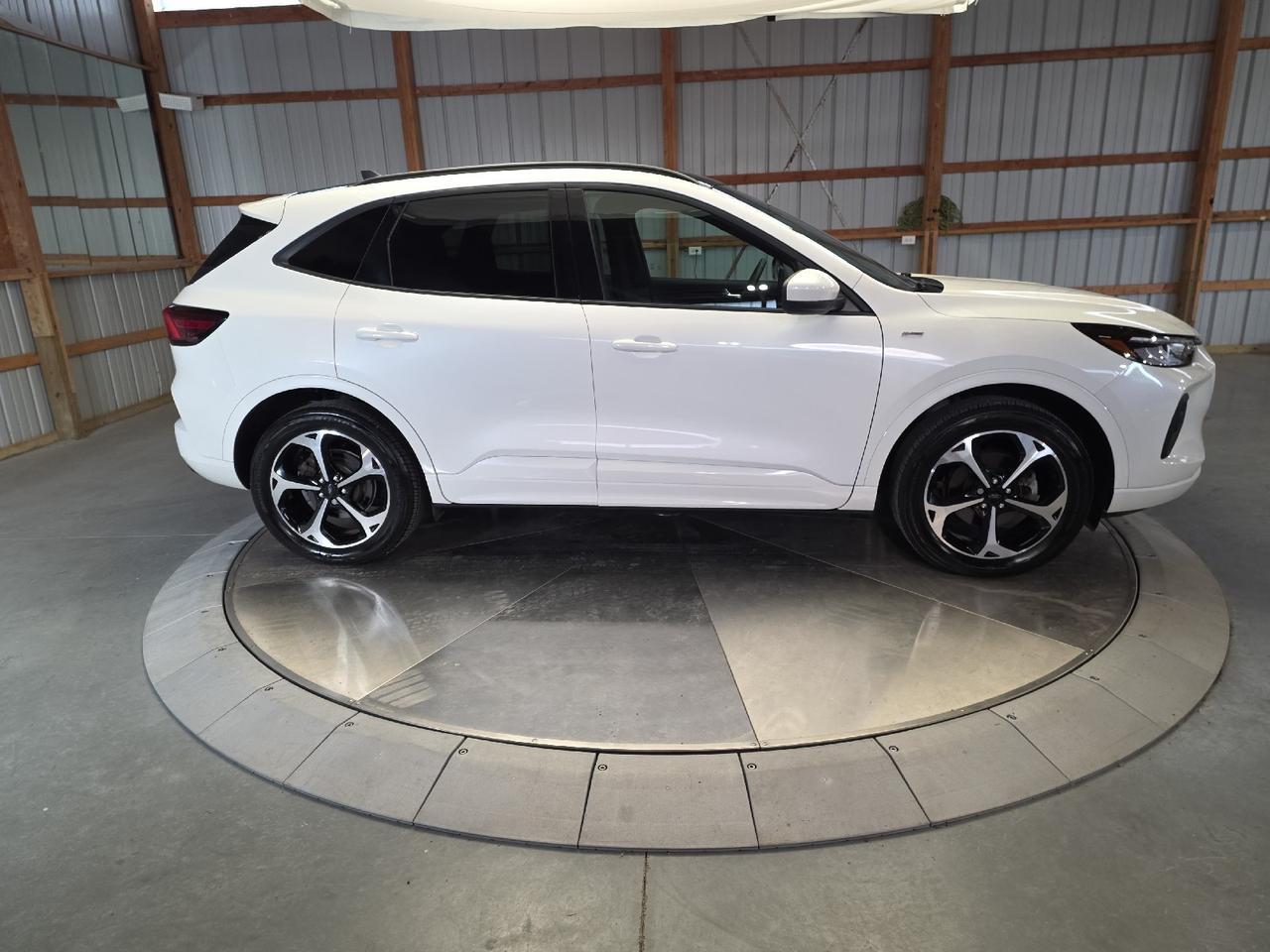 2024 Ford Escape ST-Line Select Sand Lake NY