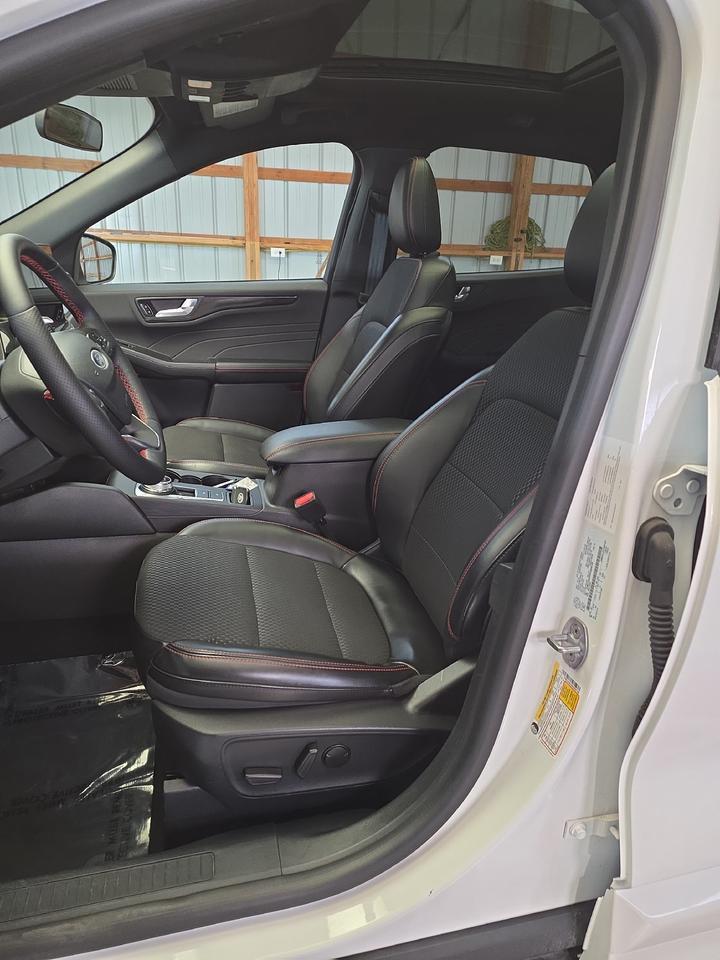2024 Ford Escape ST-Line Select Sand Lake NY
