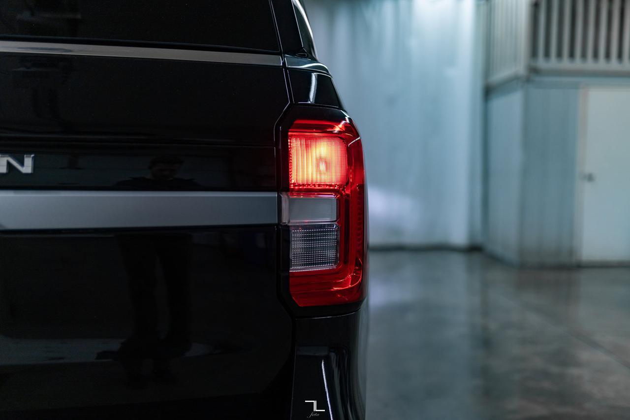2024 Ford Expedition AWD XLT Leather Roof Nav BCam Red Deer AB