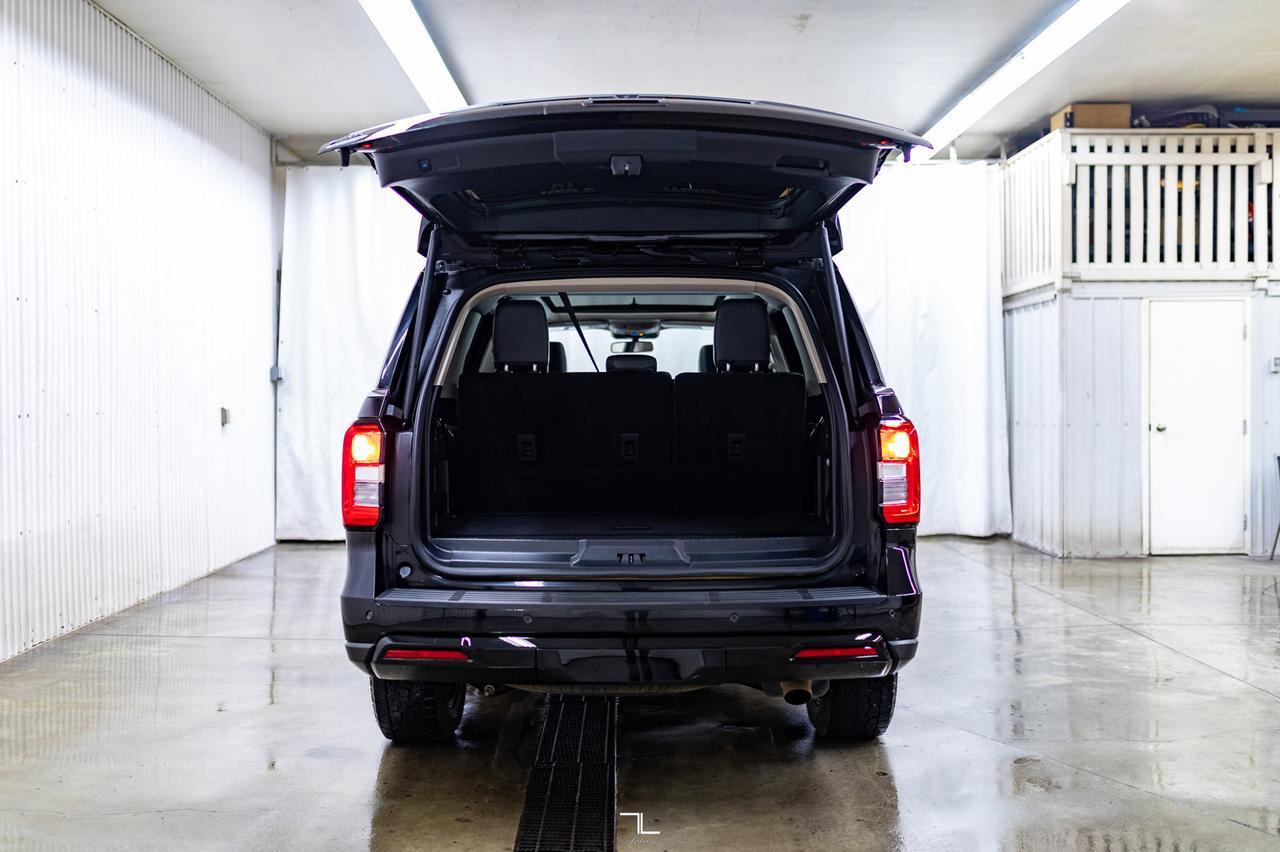 2024 Ford Expedition AWD XLT Leather Roof Nav BCam Red Deer AB