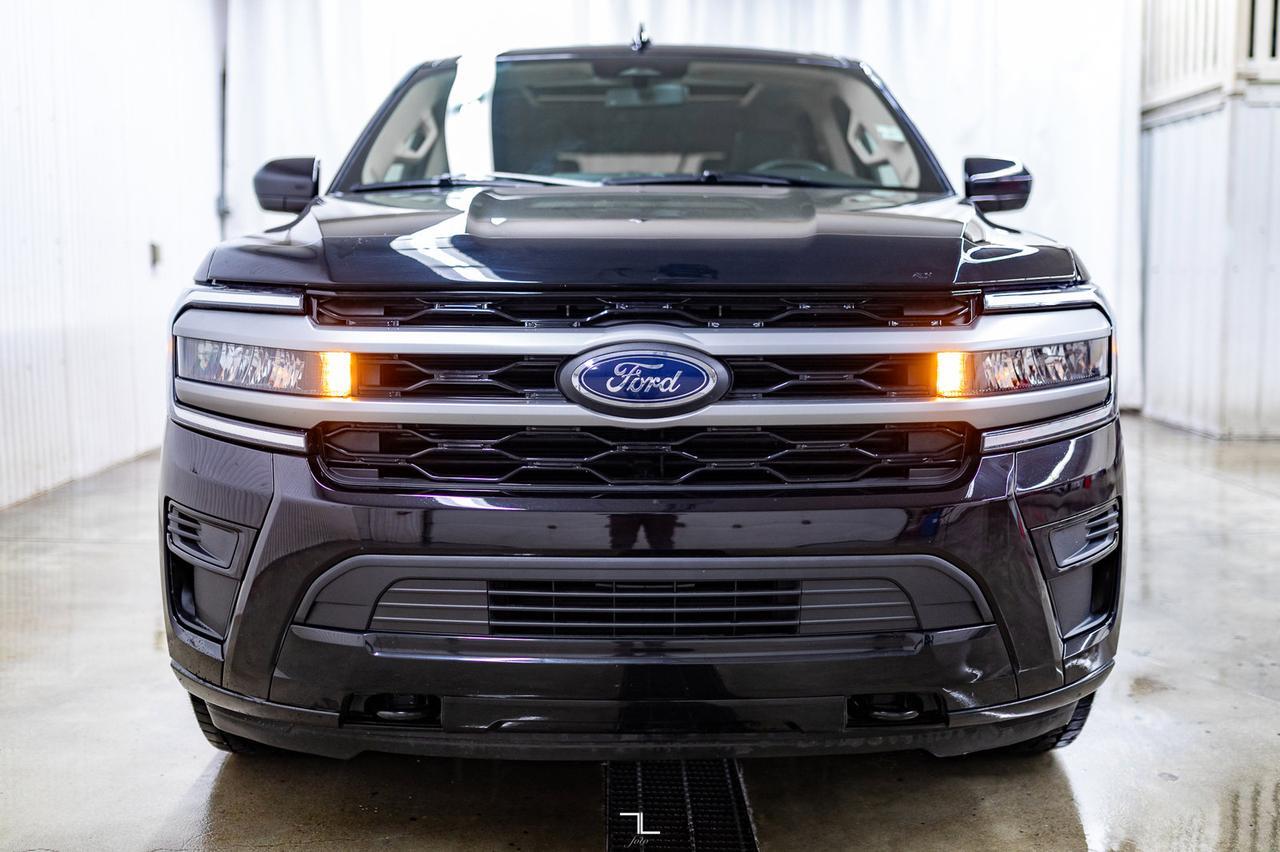 2024 Ford Expedition AWD XLT Leather Roof Nav BCam Red Deer AB