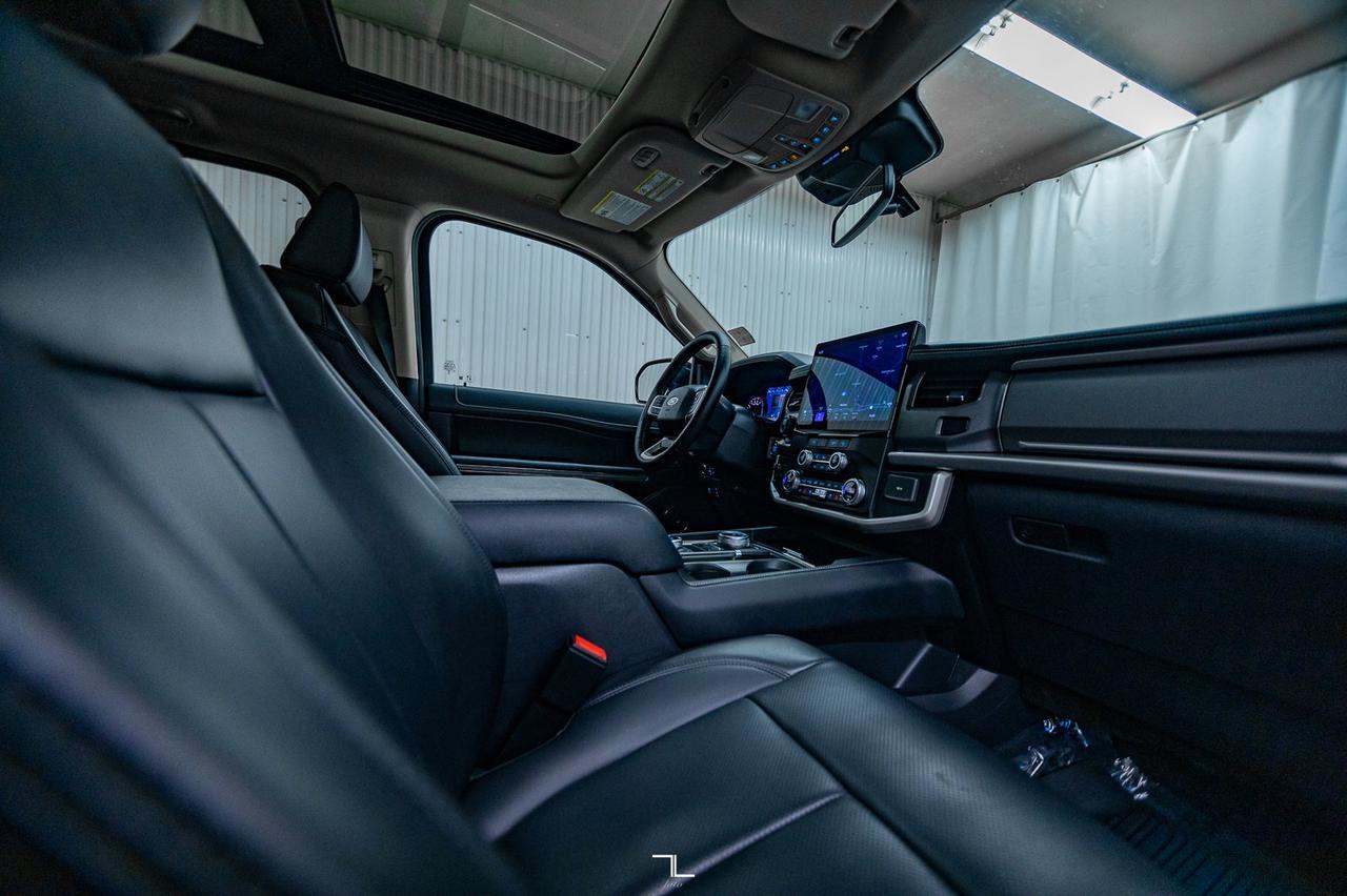 2024 Ford Expedition AWD XLT Leather Roof Nav BCam Red Deer AB