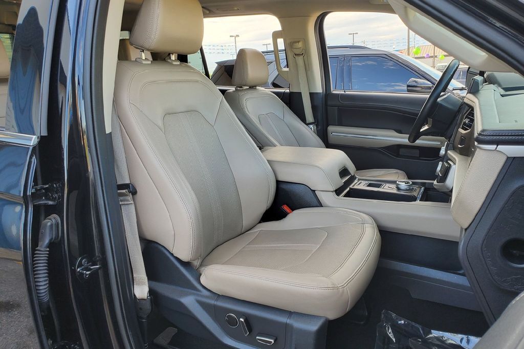 2024 Ford Expedition Limited Hondo TX