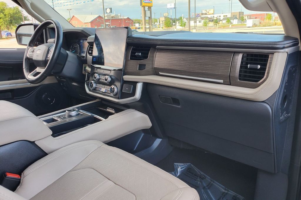 2024 Ford Expedition Limited Hondo TX