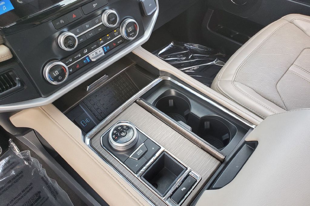 2024 Ford Expedition Limited Hondo TX