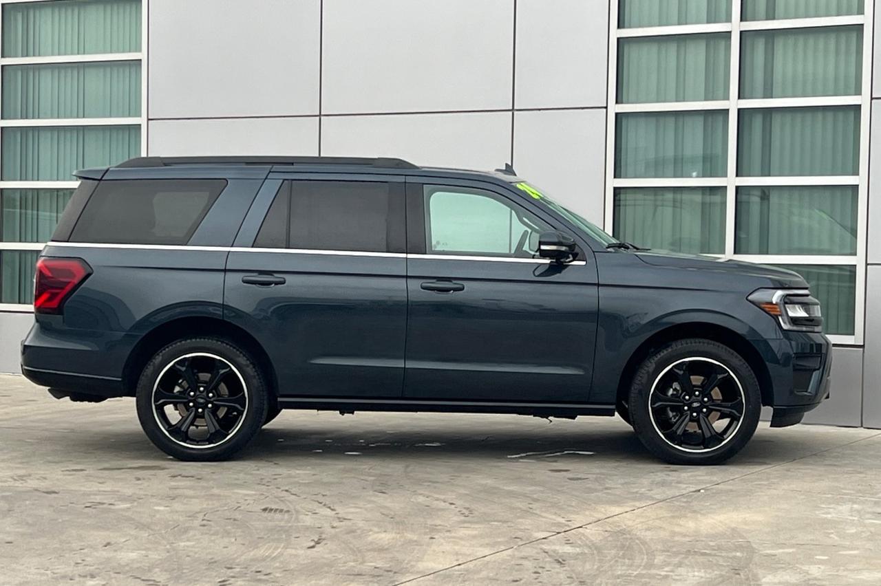 2024 Ford Expedition Limited Ontario OR