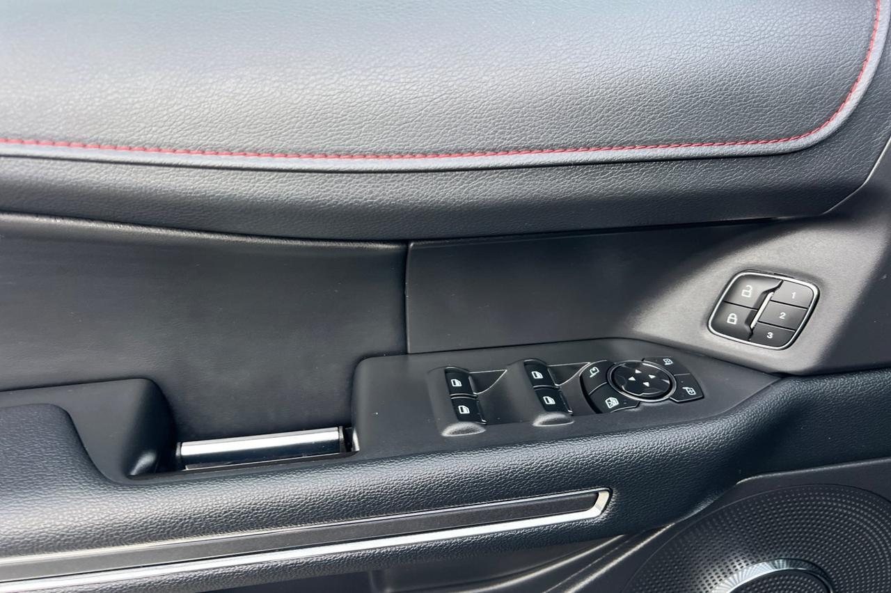 2024 Ford Expedition Limited Ontario OR