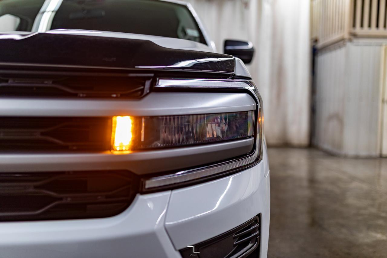 2024 Ford Expedition Max AWD SSV Nav BCam 3rd Row Red Deer AB