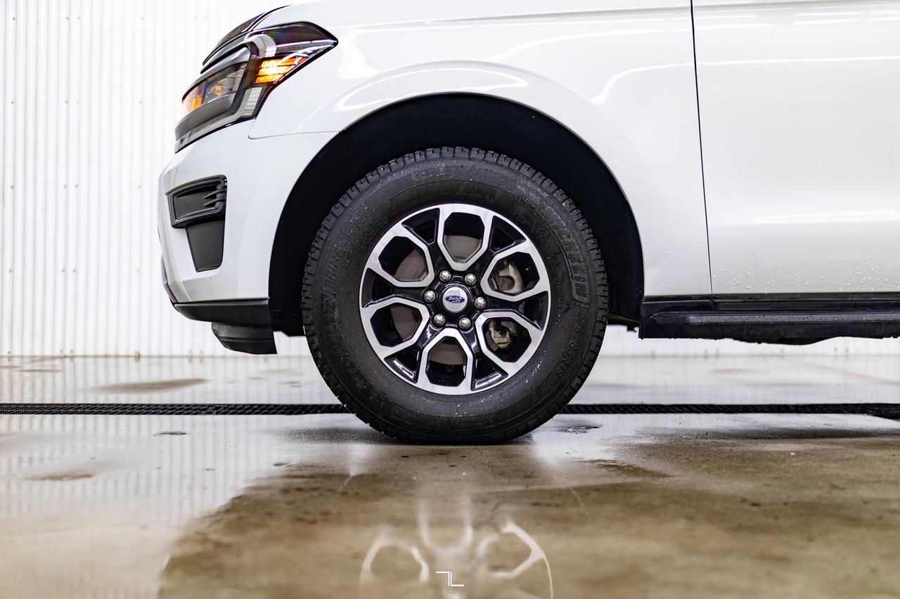 2024 Ford Expedition Max AWD SSV Nav BCam 3rd Row Red Deer AB